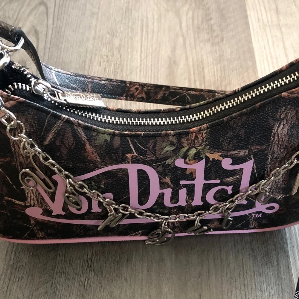 Von Dutch Tree Camo Shoulder Bag Pink Logo & Von Dutch Logo Chain Accent NWT - Picture 4 of 16
